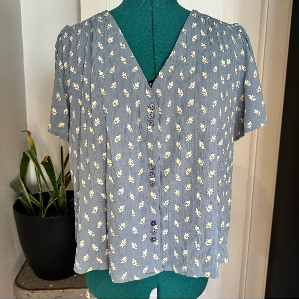 Treasure & Bond short Sleeve Floral Blouse size small